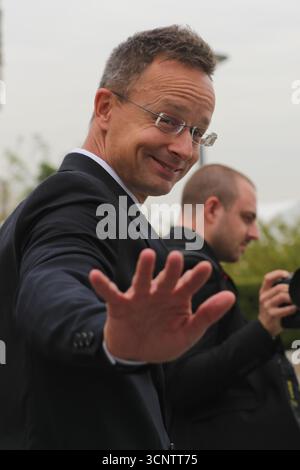 NEW YORK, NY – 22 SETTEMBRE: I leader mondiali, tra cui presidenti, primi ministri, ministri degli esteri e diplomatici, partecipano al giorno di apertura della 80a Assemblea generale delle Nazioni Unite presso la sede delle Nazioni Unite a New York. Le discussioni si sono incentrate sulla parità di genere, sulla resilienza ai cambiamenti climatici e sull’urgenza della cooperazione globale. (Foto: Giada Papini Rampelotto/EuropaNewswire) Foto Stock