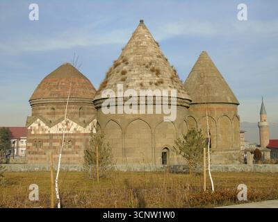 Le tre Tombe di Erzurum, Turchia Foto Stock