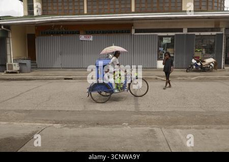 Città delle biciclette San Carlos, taxi per biciclette, taxi, bicicletta, mezzi pubblici, mobilità, servizio, trasporti, Negros Occidental, Filippine Foto Stock