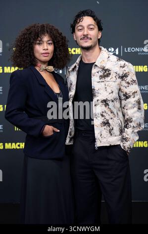 Aysha Joy Samuel mit Begleitung bei der Premiere des Kinofims The Smashing Machine im Zoo Palast. Berlino, 22.09.2025 *** Aysha Joy Samuel con accompagnatore alla prima del film The Smashing Machine allo Zoo Palast di Berlino, 22 09 2025 foto:XJ.xKnowlesx/xFuturexImagex machine 5799 Foto Stock