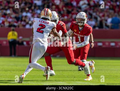 21 settembre 2025 il quarterback degli Arizona Cardinals Kyler Murray (1) corre per il primo down durante la partita di football tra gli Arizona Cardinals e i San Francisco 49ers. San Francisco ha battuto Arizona 16-15 al Levi Stadium di Santa Clara, Calif Thurman James/CSM Foto Stock