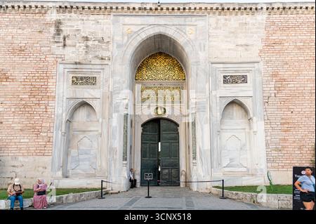 Ingresso al Museo del Palazzo Topkapi, Istanbul, Turkiye Foto Stock