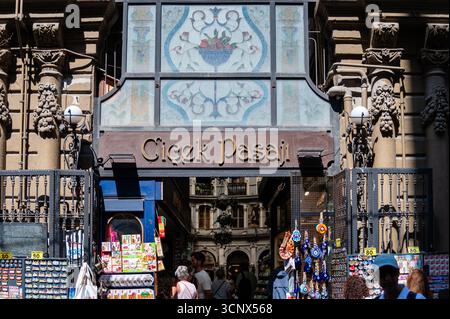 Cicek Pasaji off Istiklal Caddesi, Beyoglu, Istanbul, Turchia, Istanbul, Turkiye Foto Stock