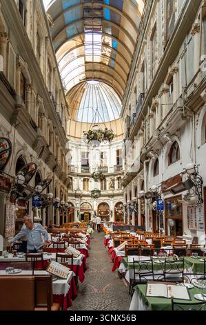 Cicek Pasaji off Istiklal Caddesi, Beyoglu, Istanbul, Turchia, Istanbul, Turkiye Foto Stock