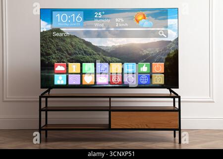 TV in camera. Menu con icone e informazioni sul display Foto Stock