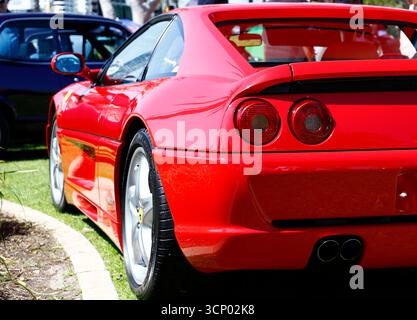 Un'auto sportiva italiana retrò in una giornata di sole. Foto Stock