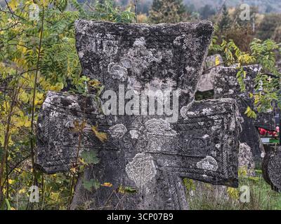 Bosnia-Erzegovina, Drvar (Mun.), Drvar Selo: Cimitero ortodosso ('Pravoslavno Groblje') Foto Stock