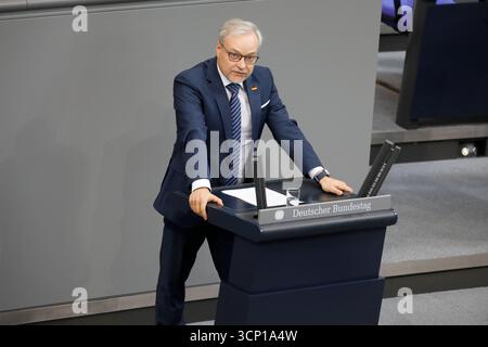 26. Sitzung des Deutschen Bundestages Berlin, 23.9.2025 Marc Bernhard bei der 26. Sitzung des Deutschen Bundestages Berlin *** 26a sessione del Bundestag tedesco di Berlino, 23 9 2025 Marc Bernhard alla 26a sessione del Bundestag tedesco di Berlino Copyright: xMatthiasxGränzdörferx Foto Stock