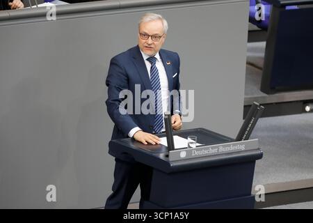 26. Sitzung des Deutschen Bundestages Berlin, 23.9.2025 Marc Bernhard bei der 26. Sitzung des Deutschen Bundestages Berlin *** 26a sessione del Bundestag tedesco di Berlino, 23 9 2025 Marc Bernhard alla 26a sessione del Bundestag tedesco di Berlino Copyright: xMatthiasxGränzdörferx Foto Stock