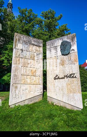 Monumento di Eduard Vilde su Niguliste Tänav nella città vecchia di Tallinn in Estonia, Nord Europa Foto Stock