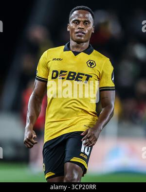 Wolverhampton, Regno Unito. 23 settembre 2025. Jhon Arias dei Wolverhampton Wanderers durante il terzo round della Carabao Cup Wolverhampton Wanderers vs Everton a Molineux, Wolverhampton, Regno Unito, 23 settembre 2025 (foto di Alfie Cosgrove/News Images) a Wolverhampton, Regno Unito il 23/9/2025. (Foto di Alfie Cosgrove/News Images/Sipa USA) credito: SIPA USA/Alamy Live News Foto Stock