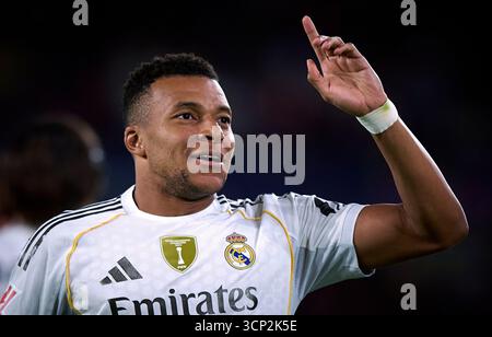 Valencia, Spagna. 23 settembre 2025. Kylian Mbappe del Real Madrid festeggia il punteggio ottenuto durante la partita di calcio della liga tra Real Madrid e Levante UD, a Valencia, Spagna, il 23 settembre 2025. Crediti: Stinger/Xinhua/Alamy Live News Foto Stock