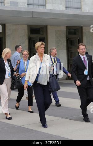 NEW YORK, NY – 22 SETTEMBRE: I leader mondiali, tra cui presidenti, primi ministri, ministri degli esteri e diplomatici, partecipano al giorno di apertura della 80a Assemblea generale delle Nazioni Unite presso la sede delle Nazioni Unite a New York. Le discussioni si sono incentrate sulla parità di genere, sulla resilienza ai cambiamenti climatici e sull’urgenza della cooperazione globale. (Foto: Luiz Rampelotto/EuropaNewswire) Foto Stock