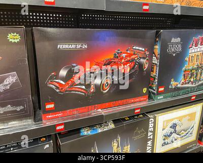 21 settembre 2025, Astana, Repubblica del Kazakistan: Una mostra di set LEGO in un negozio. Foto Stock