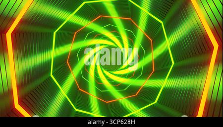Un tunnel a spirale presenta luci verdi e arancioni che creano un effetto visivo ipnotico. Le luci girano in uno schema dinamico, attirando l'occhio Foto Stock