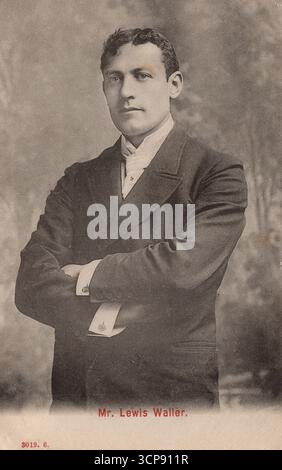 Ritratto in studio del signor Lewis Waller, attore britannico del palcoscenico tardo vittoriano ed edoardiano, cartolina antica. fotografo non identificato Foto Stock