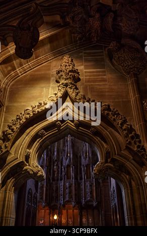 Edimburgo, Scozia - 19 giugno 2010: L'ingresso decorato alla Cappella del Cardo dell'ordine del Cardo nella Cattedrale di St Giles. Edimburgo. Scotla Foto Stock