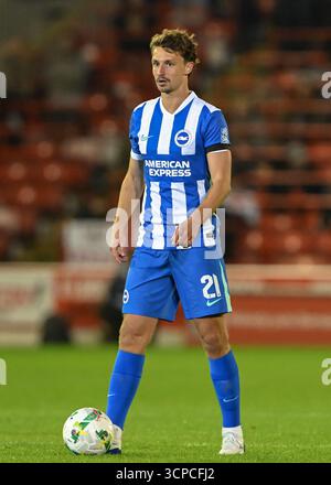 Olivier Boscagli di Brighton e Hove Albion durante la partita del terzo turno della Carabao Cup all'Oakwell Stadium di Barnsley. Data foto: Martedì 23 settembre 2025. Foto Stock