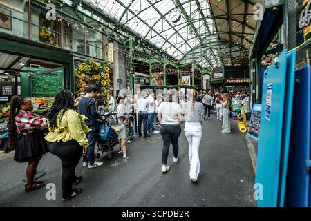Borough Market - sapori, cultura e vita di strada Foto Stock