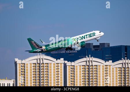 Aeroporto Harry Reid 8-31-2025 Las Vegas NV USA Frontier Airlines Airbus A321Neo N603FR con partenza dalla pista 1R all'aeroporto internazionale Harry Reid Foto Stock