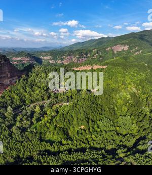 Grotte di Maijishan, patrimonio dell'umanità nella città di Tianshui, provincia di Gansu Foto Stock