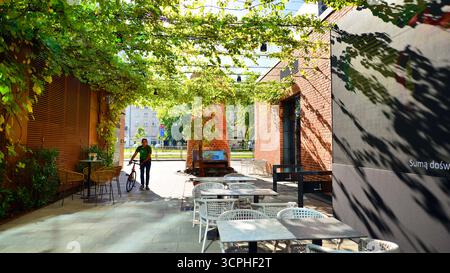 Varsavia, Polonia. 21 settembre 2025. Nuovo quartiere finanziario e finanziario di Wola con sede Fabryka Norblina centrum. È una nuova parte della città con Foto Stock