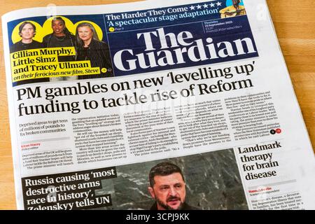25 settembre 2025. Il titolo della prima pagina del Guardian legge che il PM gioca d'azzardo sui nuovi finanziamenti "livellanti" per affrontare l'ascesa delle riforme. Foto Stock