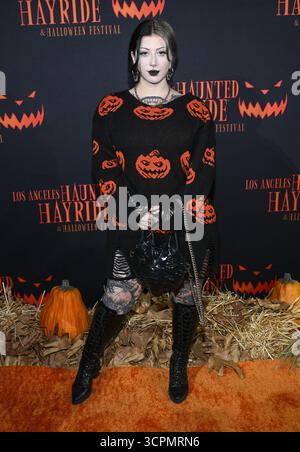 Los Angeles, Stati Uniti. 26 settembre 2025. Ravengriim arriva a Los Angeles Haunted Hayride a Griffith Park il 26 settembre 2025 a Los Angeles, CA. © LISA OConnor/AFF-USA.com credito: AFF/Alamy Live News Foto Stock