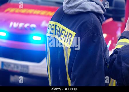 Feuerwehr-Blaulicht Feuerwehr in verschiedenen Bildern und Aktionen in Deutschland Feuerwehr-Blaulicht Feuerwehr in Deutschland Foto Stock
