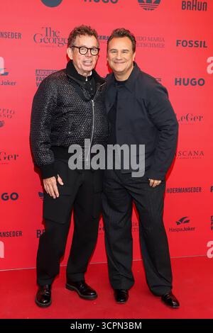 abb Frank Mutters, Guido Maria Kretschmer mit Mann zu Gast beim About You Fashion Ball im Schmidts Tivoli AM 26.09.2025 ad Amburgo Germania *** abb Frank Mutters, Guido Maria Kretschmer con marito al About You Fashion Ball a Schmidts Tivoli il 26 09 2025 ad Amburgo Germania Foto Stock