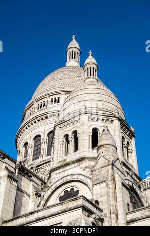 La famosa Basilica del Sacro cuore a Montmartre, Parigi, Francia, costruita nel between1875 e nel 1914. Si affaccia sull'intera città dalla sua posizione collinare Foto Stock