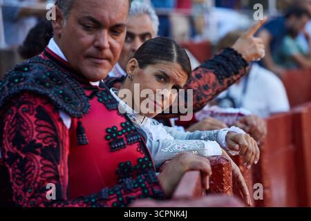 Salamanca, 12 settembre 2025. L'arena di la Glorieta. Corrida con tre donne. Nella foto è riportata la rejoneadora francese Léa Vicens. Foto: Guillermo Navarro. ARCHDC. Crediti: Album / Archivo ABC / Guillermo Navarro Foto Stock