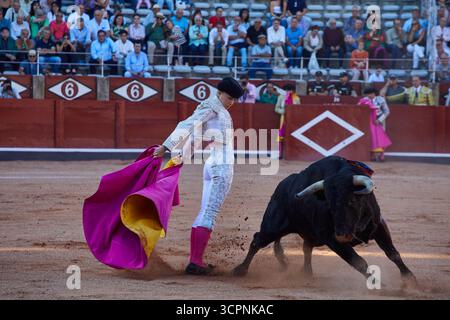Salamanca, 12 settembre 2025. L'arena di la Glorieta. Corrida con tre donne. Nella foto: Olga Casado. Foto: Guillermo Navarro. ARCHDC. Crediti: Album / Archivo ABC / Guillermo Navarro Foto Stock