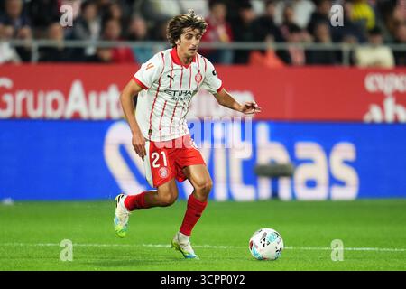 Girona, Spagna. 27 settembre 2025. La Liga EA Sports match tra FC Barcelona - Getafe CF giocato allo stadio Johan Cruyff il 21 settembre 2025 a Barcellona. (Foto di Bagu Blanco/PRESSIN)Bryan Gil del Girona FC durante la partita della Liga 2025-2026, data 7 tra il Girona FC e l'RCD Espanyol giocata allo Stadio Montilivi il 26 settembre 2025 a Girona, Spagna. (Foto di Bagu Blanco/PRESSIN) credito: PRESSINPHOTO SPORTS AGENCY/Alamy Live News Foto Stock