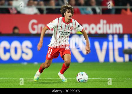 Girona, Spagna. 27 settembre 2025. La Liga EA Sports match tra FC Barcelona - Getafe CF giocato allo stadio Johan Cruyff il 21 settembre 2025 a Barcellona. (Foto di Bagu Blanco/PRESSIN)Bryan Gil del Girona FC durante la partita della Liga 2025-2026, data 7 tra il Girona FC e l'RCD Espanyol giocata allo Stadio Montilivi il 26 settembre 2025 a Girona, Spagna. (Foto di Bagu Blanco/PRESSIN) credito: PRESSINPHOTO SPORTS AGENCY/Alamy Live News Foto Stock