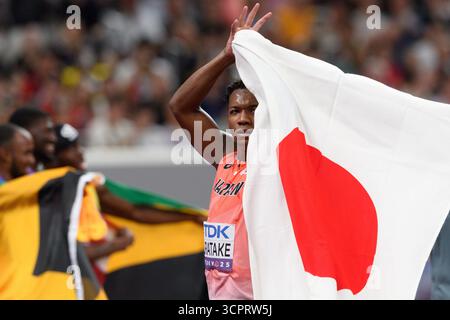 Tokyo, Giappone. 16 settembre 2025. Rachid Muratake (Giappone) con bandiera giapponese dopo la finale di 110 metri ostacoli durante i Campionati del mondo di atletica leggera 2025 al NationalStadium di Tokyo, Giappone. Credito: SPP Sport Press Photo. /Alamy Live News Foto Stock