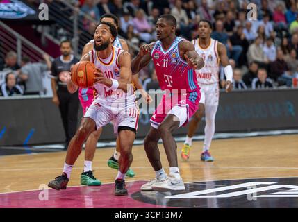 Bonn, Germania. 27 settembre 2025. Davion Mintz (fitness First Wuerzburg Baskets, #10) Bonn cesti Telekom - fitness First Würzburg Baskets 27.09.2025 Basket, Bundesliga easyCredit Basketball, 1. Spieltag, GER, Bonn, Telekom Dome Bonn credito: dpa/Alamy Live News Foto Stock