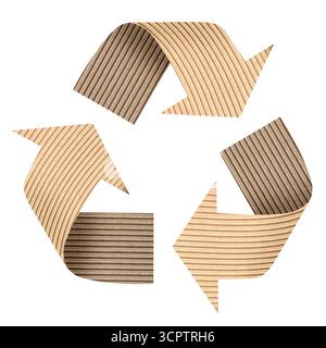 Simbolo di riciclaggio. Frecce di inseguimento in cartone su sfondo bianco Foto Stock