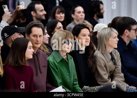 Milano, Italia. 27 settembre 2025. Anna Wintour viene vista alla passerella della sfilata Ferrari durante la stagione Primavera Estate 2026 della settimana della moda di Milano, Milano, Italia, il 27 2025 settembre. (Foto di Jonas Gustavsson/Sipa USA) credito: SIPA USA/Alamy Live News Foto Stock