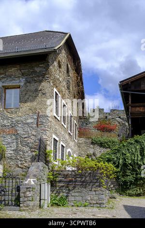 Casa in pietra nel centro storico di Gmuend in Carinzia, Austria Foto Stock