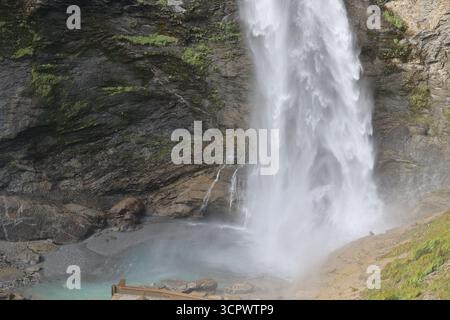 Il Reichenbach rientra nel comune di Schattenhalb nel cantone di Berna, in Svizzera Foto Stock