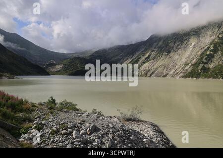 Vista sul lago Räterichsboden nelle Alpi svizzere Foto Stock