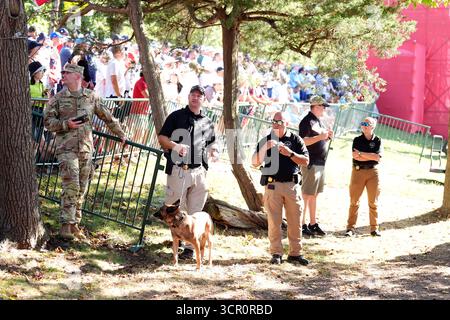 Polizia di stato di New York il terzo giorno della Ryder Cup 2025 al Bethpage Black Course, Farmingdale, New York. Data foto: Domenica 28 settembre 2025. Foto Stock