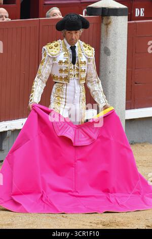 Madrid, Spagna. 28 settembre 2025. Il torero Ruben Sanz durante una corrida all'arena Las Ventas con tori del ranch Rancho Palha di Madrid, 28 settembre 2025, Spagna (foto di Oscar Gonzalez/Sipa USA) credito: SIPA USA/Alamy Live News Foto Stock