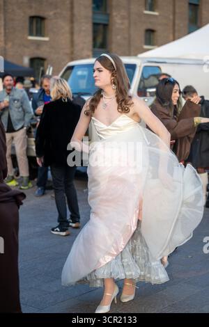 Londra, Regno Unito, 27 settembre 2025, il principale evento vintage del Regno Unito, il Classic Car Boot sale, si è svolto sabato 27 e domenica 28 settembre, segnando 10 anni di celebrazioni vintage a King’s Cross. Con un mix curato di moda vintage, auto d'epoca e shopping sostenibile, l'evento riprenderà ancora una volta Granary Square, Lewis Cubitt Square e Coal Drops Yard., Andrew Lalchan Photography/Alamy Live News Foto Stock