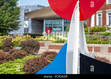 Hunter Museum of American Art con la scultura "balena incinta" di Alexander Calder a Chattanooga, Tennessee. (USA) Foto Stock