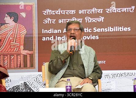 Patna, India. 28 settembre 2025. PATNA, INDIA - SETTEMBRE 27: L'attore e regista di Bollywood Amol Palekar tiene la sua conferenza durante il 3° Festival Internazionale di Letteratura Unmesha a Gyan Bhawan il 27 settembre 2025 a Patna, India. (Foto di Santosh Kumar/Hindustan Times/Sipa USA ) credito: SIPA USA/Alamy Live News Foto Stock