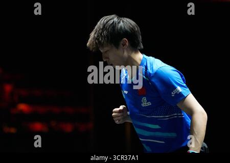 Pechino, Cina. 29 settembre 2025. LIN Gaoyuan reagisce durante il singolare maschile del 64 match tra Lin Gaoyuan della Cina e Wong Chun Ting della Cina di Hong Kong al World Table Tennis (WTT) China Smash 2025 a Pechino, Cina, 29 settembre 2025. Crediti: Xie Han/Xinhua/Alamy Live News Foto Stock
