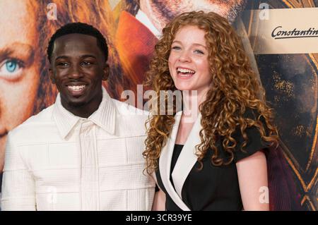 Araloyin Oshunremi und Alexa Goodall bei der Premiere des Kinofilms Momo im Mathäser Filmpalast. München, 28.09.2025 *** Araloyin Oshunremi e Alexa Goodall alla prima del film Momo a Mathäser Filmpalast Monaco di Baviera, 28 09 2025 foto:Xn.xKolinzx/xFuturexImagex momo 5854 Foto Stock