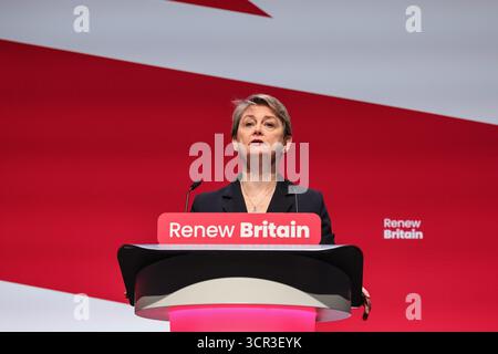 Yvette Cooper MP, Ministro degli Esteri interviene durante la Conferenza annuale del Partito del lavoro 2025 giorno 2 presso l'ACC, Liverpool, Regno Unito, 29 settembre 2025 (foto di Mark Cosgrove/News Images) Foto Stock